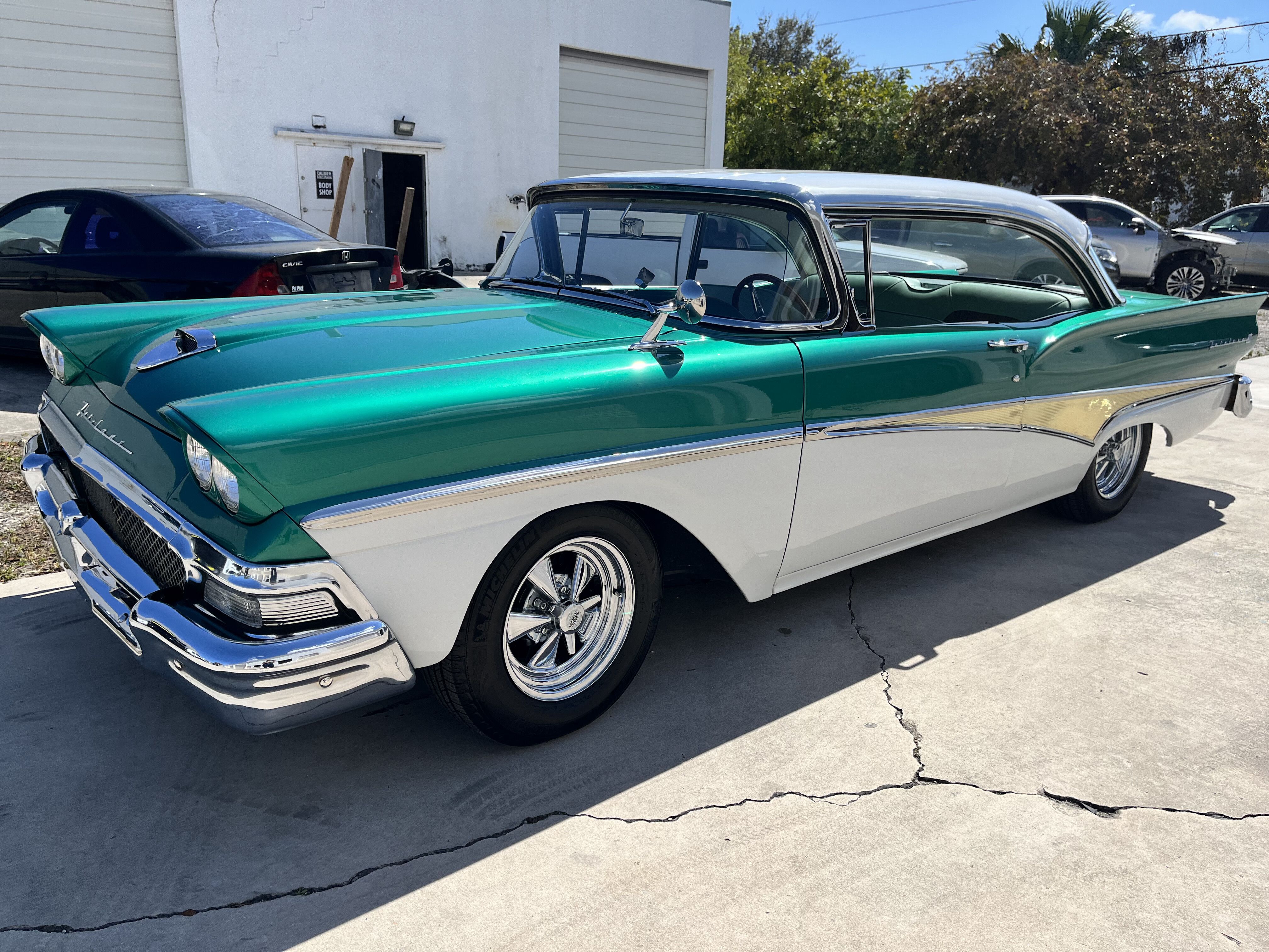1958 Ford Fairlane 500 Club Victoria With a 428 and a Four-Speed