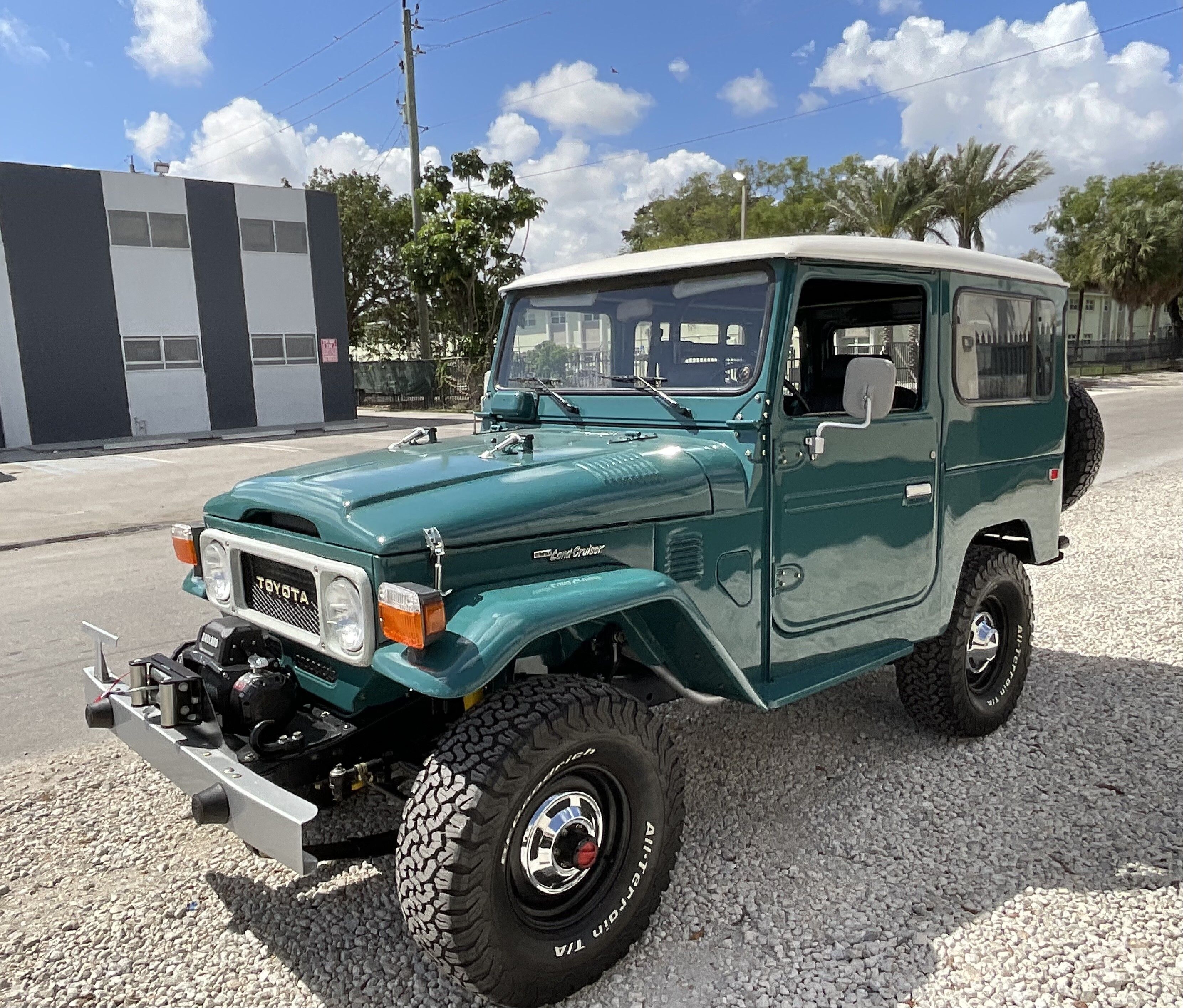 Restored 1983 Toyota FJ40 Land Cruiser 4x4