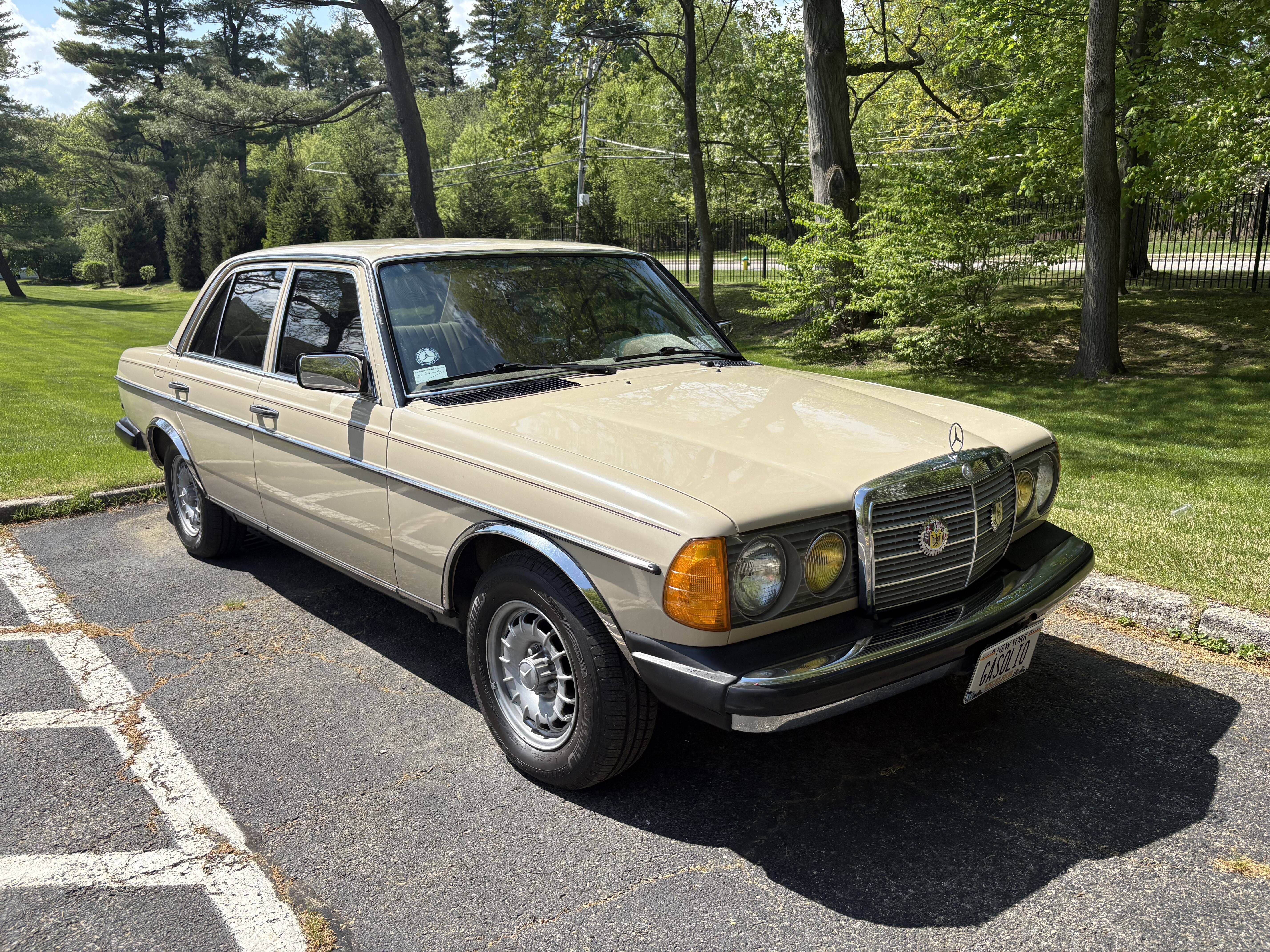 Low-Mileage 1985 Mercedes-Benz 300D Turbodiesel Sedan